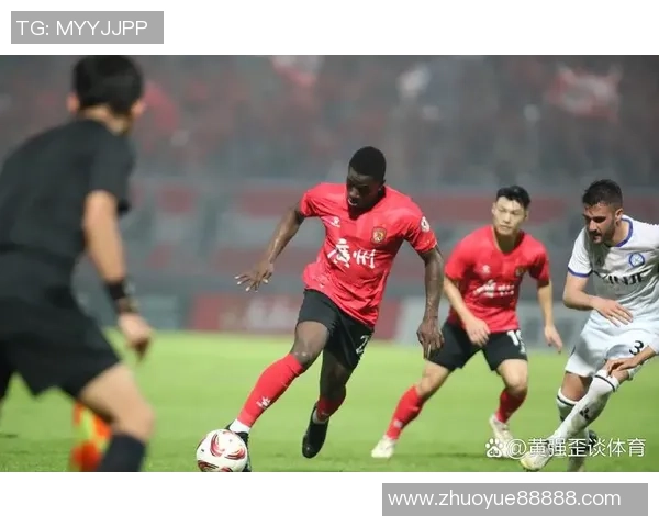 广州足球队战术争议引发热议球迷对球队未来发展看法不一